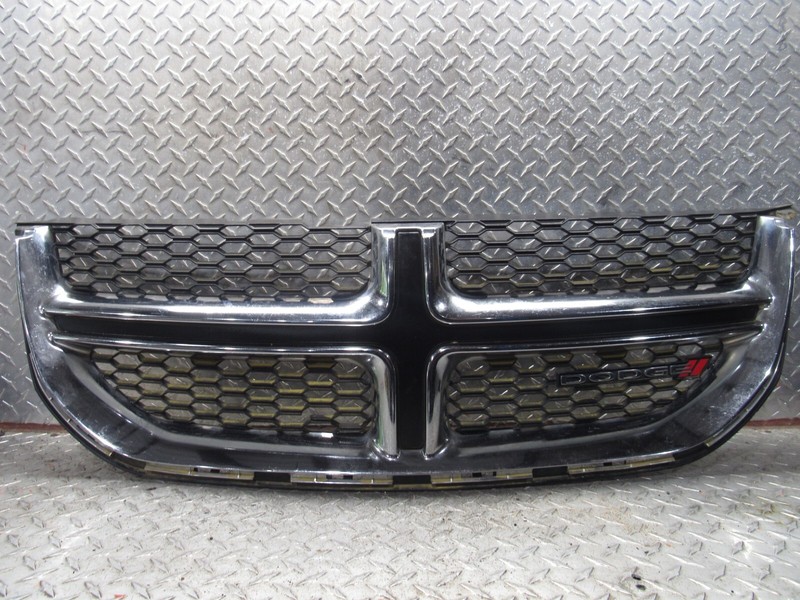 11 12 13 14 15 GRAND CARAVAN FRONT GRILL UPPER CHROME AND BLACK