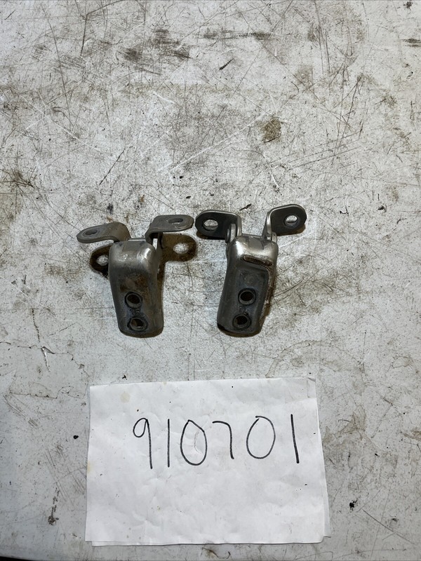 01-05 TOYOTA HIGHLANDER HYBRID FRONT LEFT DOOR UPPER&LOWER HINGE SUPPORT SET