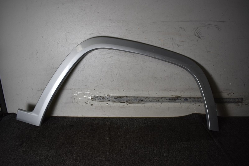 2021 JEEP GRAND CHEROKEE FRONT RIGHT FENDER MOULDING