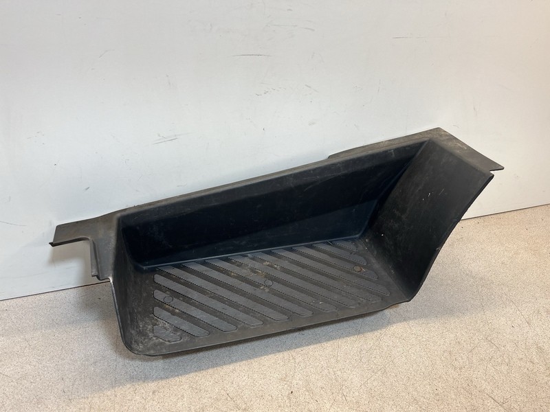 02-06 Mercedes Dodge Sprinter T1N Right Passenger Door Step Panel Floor Cover