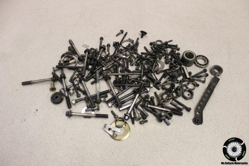 2001 Suzuki GSXR600 MISCELLANEOUS NUTS BOLTS ASSORTED HARDWARE GSXR 600 01
