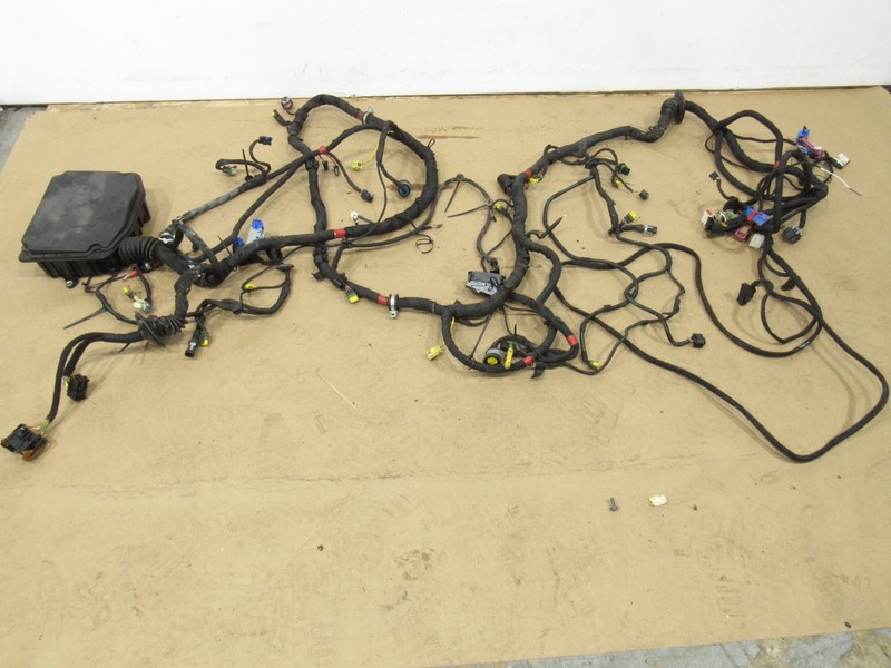 08-12 Maserati Granturismo S 2010 Engine Bay Wiring Harness Fuse Box Cover :O