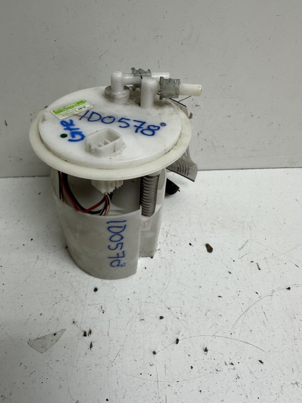 2010-2011 Subaru Legacy 2.5L Fuel Pump w Sending Unit & Bracket Oem