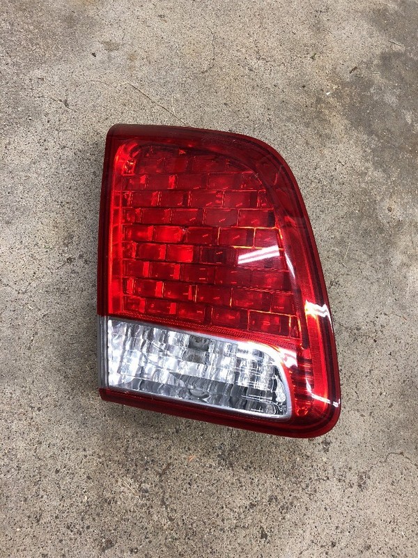 11 12 13 Kia Sorento Driver Tail Light Quarter Panel Mounted W/Led Type C8