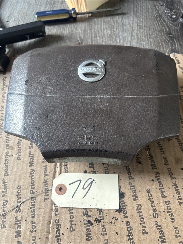 Volvo Driver Side steering Bag Conducteur - P/N: 21592976