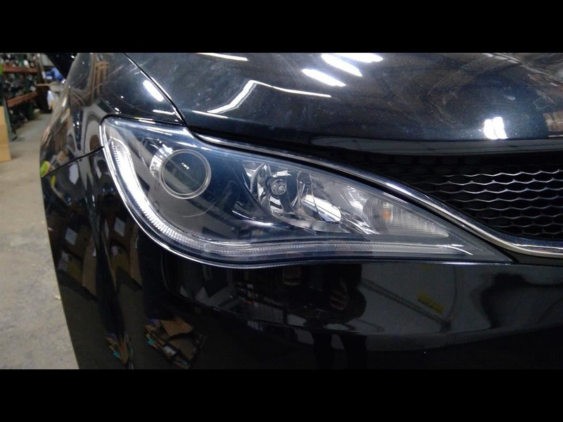 Passenger Headlight With Quad Halogen VIN G Fits 18-20 PACIFICA 1554132