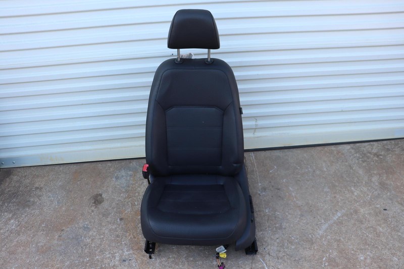 2018-2019 VOLKSWAGEN VW PASSAT FRONT DRIVER SPORT SEAT LEATHERETTE BLACK OEM