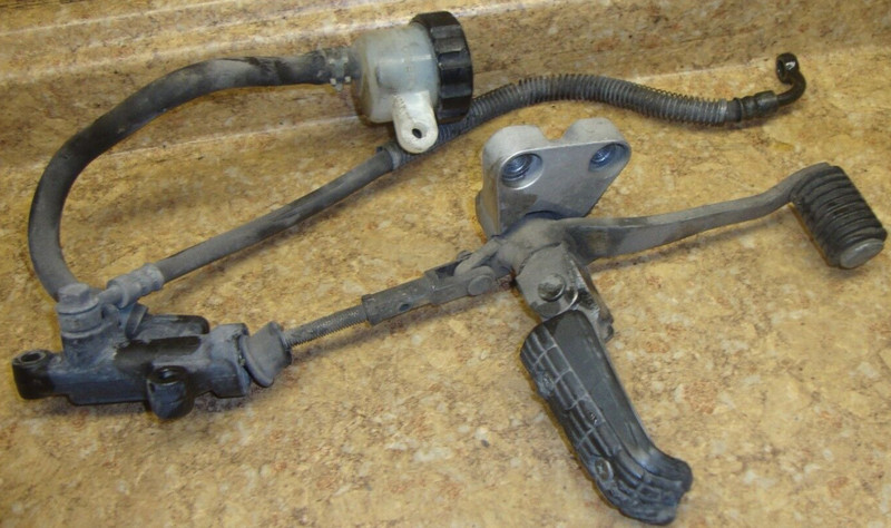 1996 Yamaha FZR600 FZR 600 R FZR600R Rear Brake Lever Pedal Peg Foot Master Res