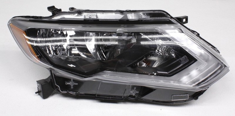 OEM Nissan Rogue Right Halogen Headlamp 26010-6FL0A - 1 Tab Missing