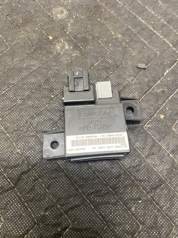 2014 Ford Taurus Limited Radio Remote Control Receiver OEM