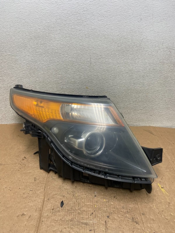 2011 to 2015 Ford Explorer Right Passenger Halogen Headlight Oem AA3810