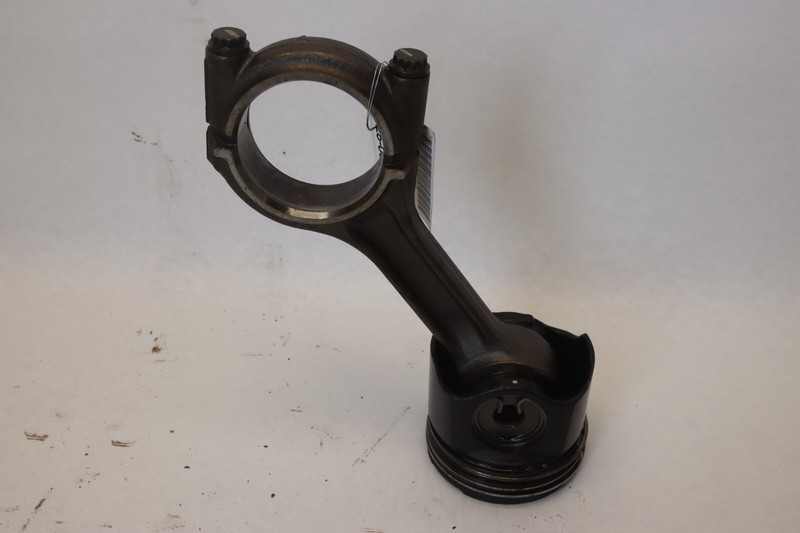 2008-2017 FREIGHTLINER CASCADIA 125 DETROIT DD15 PISTON W/ ROD CONNECTION OEM