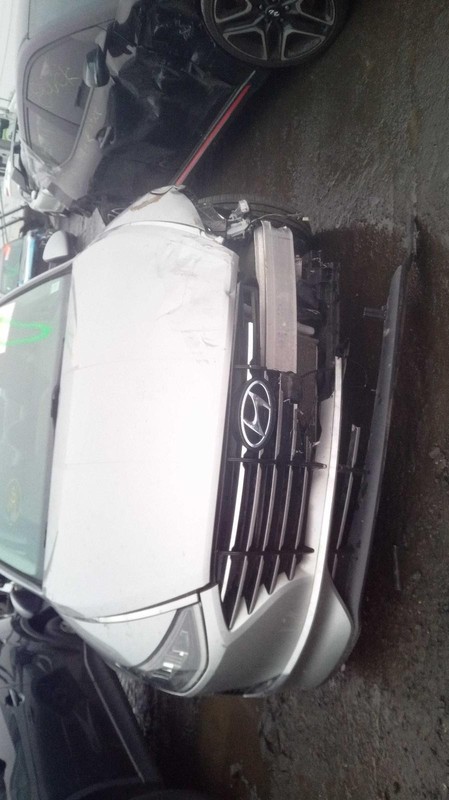 2020 Hyundai Sonata Right Headlight Assembly Grey SLIGHTLY SCUFFED 34K Miles