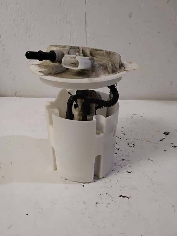 Fuel Pump Assembly 2.4L Fits 08-14 AVENGER 3592810