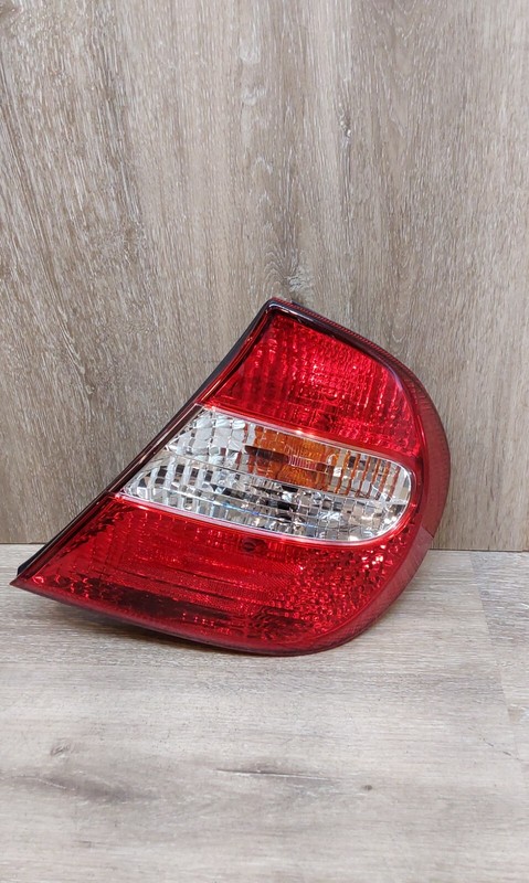 2002-2004 Toyota CamryRight Passenger Tail Light ASSY OEM