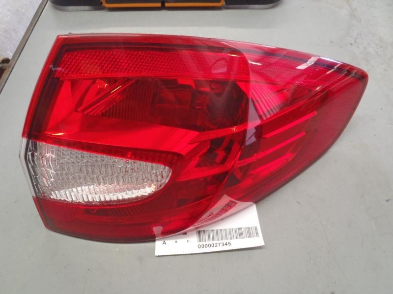 Right Passenger Side Tail Light Lamp Fits 2011-2013 Ford Fiesta Sedan 70686