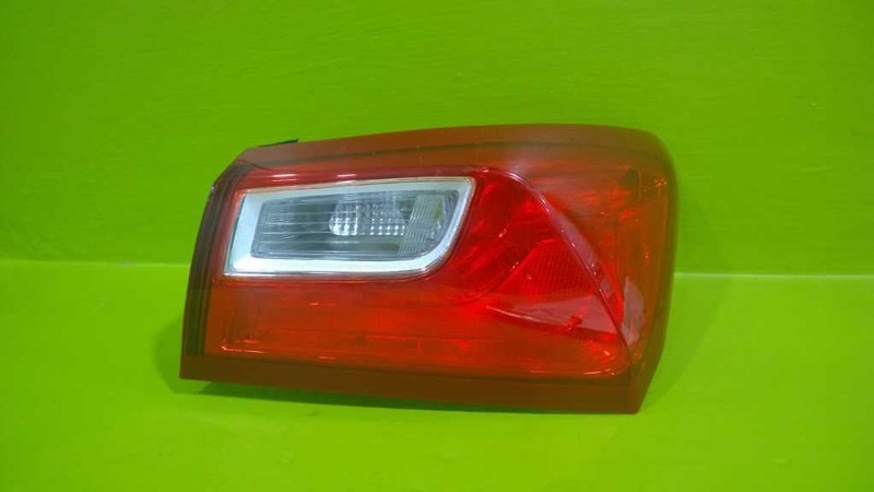 16 17 18 19 20 21 MALIBU PASSENGER RIGHT QUARTER TAILLIGHT LAMP OEM 3527-30