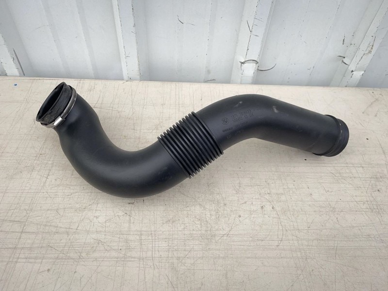 2013-2018 BMW X3 AIR INTAKE FILTER BOX RUBBER BOOT CONNECTOR HOSE 2.0L 61850