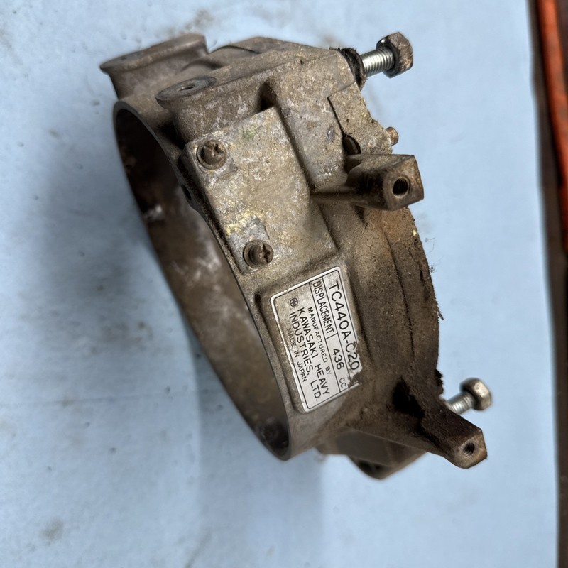 1981 Kawasaki 440 invader 440 Motor Starter Recoil MountStator Cover Good