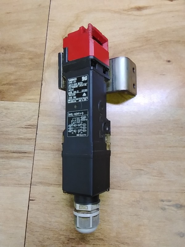 OMROND4SL-N2HFA-D Safty Door Switchw/ Bracket
