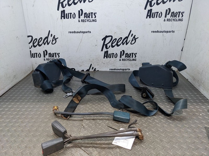 88 89 90 91-94 K1500 2500 3500 REGULAR Cab Seat Belt Set BLUE Left Right 1195014
