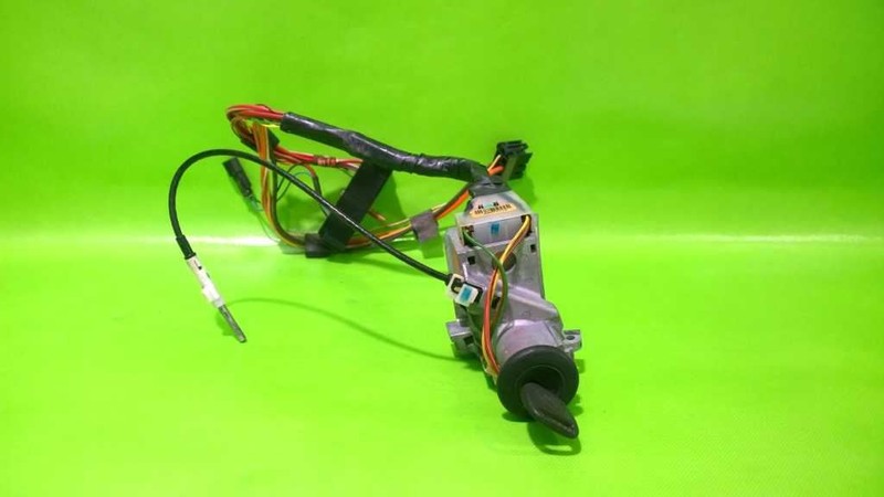 01 02 YUKON IGNITION SWITCH CYLINDER HOUSING W/KEY OEM 3989-13