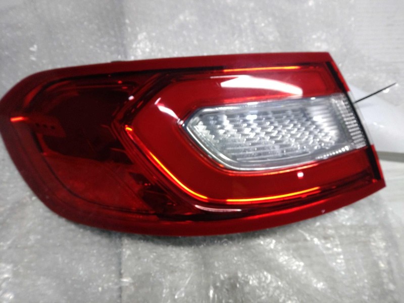 2016 Lincoln MKX Left Tail Light Assembly Black OEM 477124 91K Miles