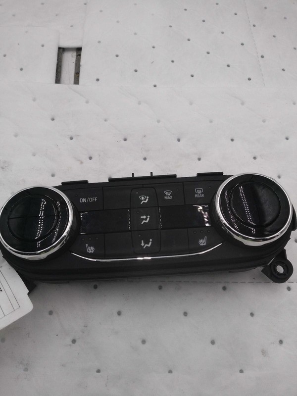 Chevrolet Trailblazer 2021 146K mi. Front Temperature Control 42729743 5810