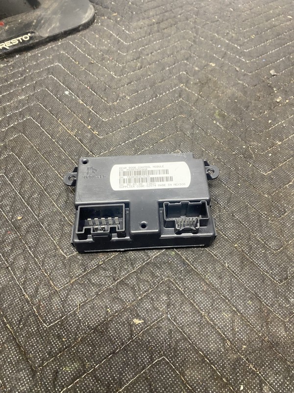 2012 Town And Country Left Center Door Control Module OEM