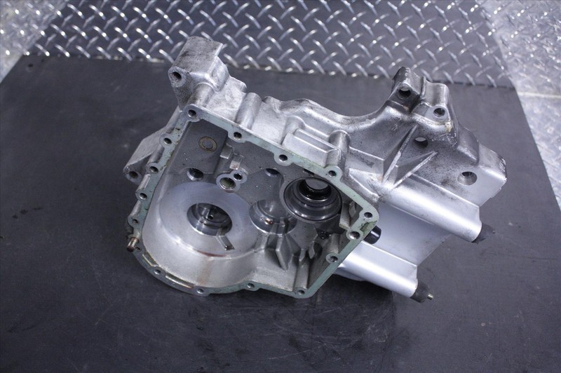 96 BMW R 1100 GS TRANSMISSION HOUSING CASE TRANNY CASING HALF R1100GS 1100GS