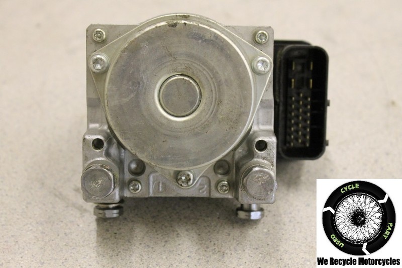 2011 TRIUMPH SPEED TRIPLE 1050 ABS CONTROL UNIT MODULATOR PUMP TD8407 OEM 11