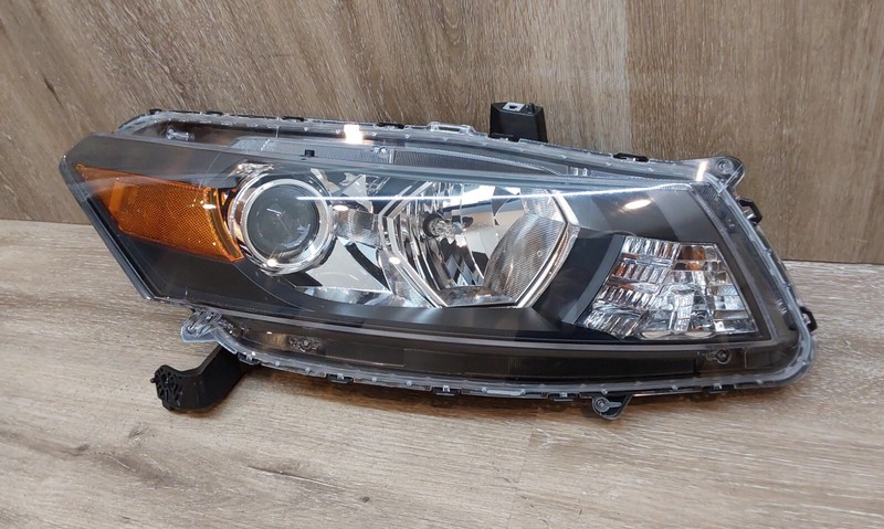 2010-2012 HONDA ACCORD RH HEADLIGHT ASSY OEM