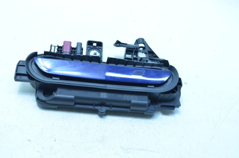 22-24 BMW i4 G26 FRONT RIGHT PASSENGER EXTERIOR DOOR HANDLE BLUE OEM
