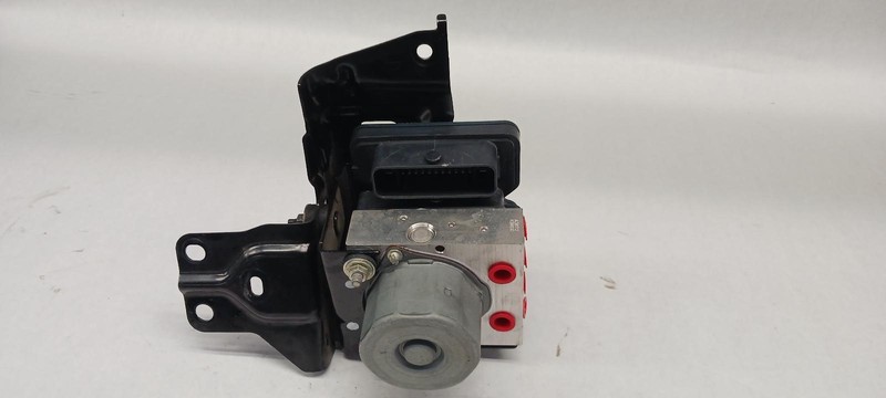 19 ROGUE SPORT ABS pump module FWD 17k miles OEM 1 Year Warranty!