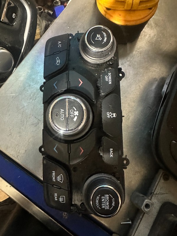 15 CHRYSLER 200 OEM HEATER A/C AC CONTROL AUTO 05061536AG