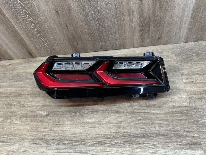 2020-24 CHEVROLET CORVETTE LH LEFT TAIL LIGHT ASSY OEM PART # 85108374 -EUROPEAN