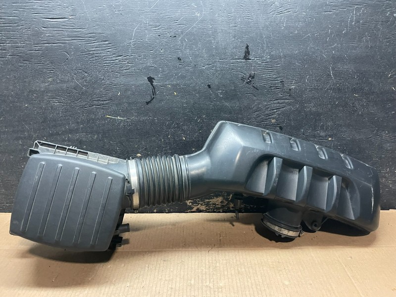 2011-2022 Jeep Grand Cherokee 5.7L V8 Air Cleaner Hose Tube OEM y1745 DG