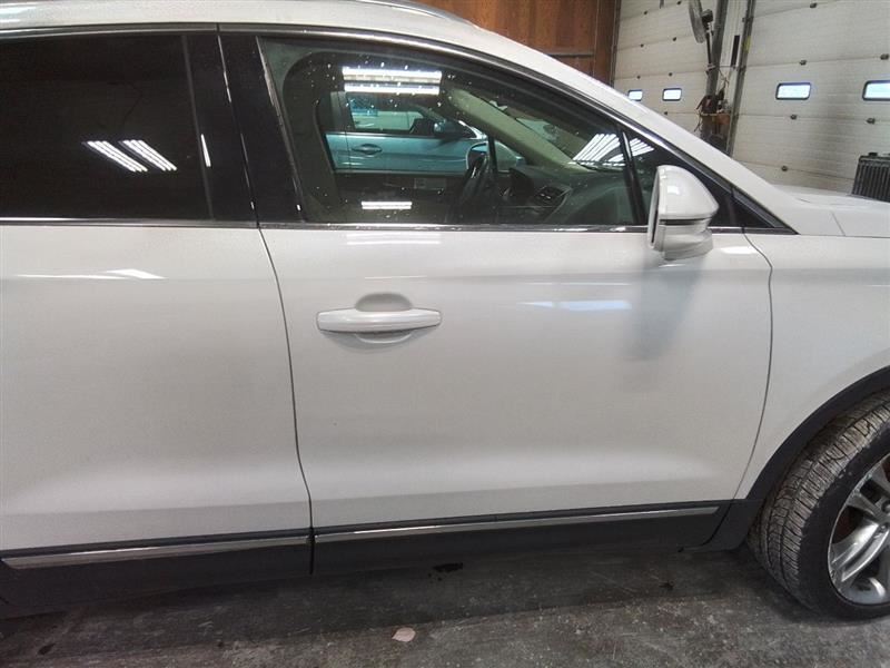 Passenger Right Front Door Electric Fits 15-19 MKC 2983791