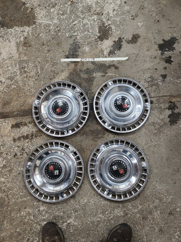 Vintage 1961 Chevrolet hub caps hubcaps 14" rim wheel cover checkered flag Chevy
