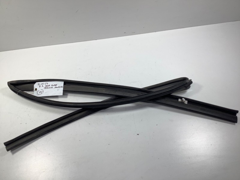 01-05 Honda Civic 4DR RIGHT REAR Door Glass Channel 72735-S5A-003 OEM
