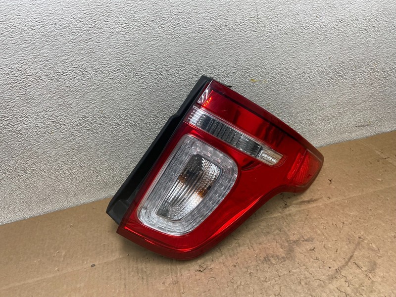 2011-2015 Ford Explorer Police Package Right Passenger Side Tail light Y9147 DW