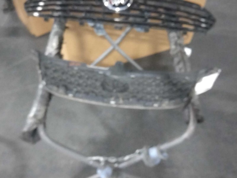 2008 Toyota Corolla Grille Blue OEM Used One Broken Mount NJ25-26559-690421