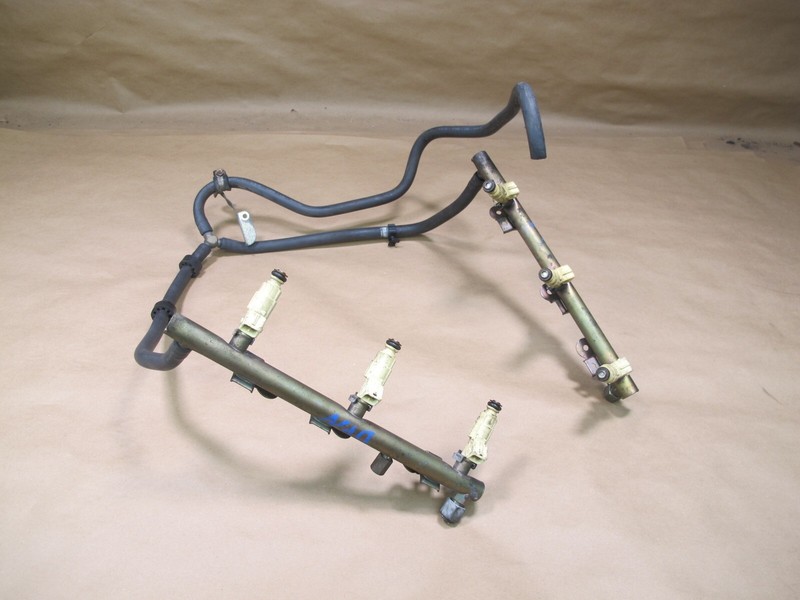 2002-2005 PORSCHE 911 996 3.6L M96.03 MT ENGINE MOTOR FUEL LINE W/ INJECTORS SET