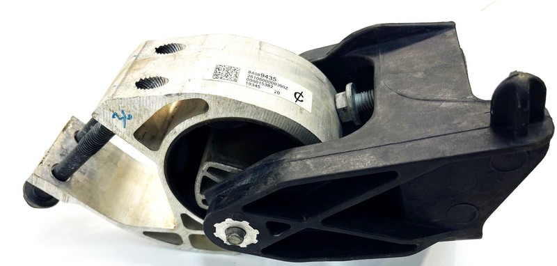 2019-2024 Chevy Blazer 2Lt Transmission Mount Rear Trans/transfer Case Mount OEM