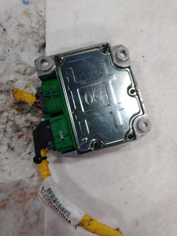 Used Air Bag Module fits: 2016 Kia Sorento Air Bag under center console Grade A