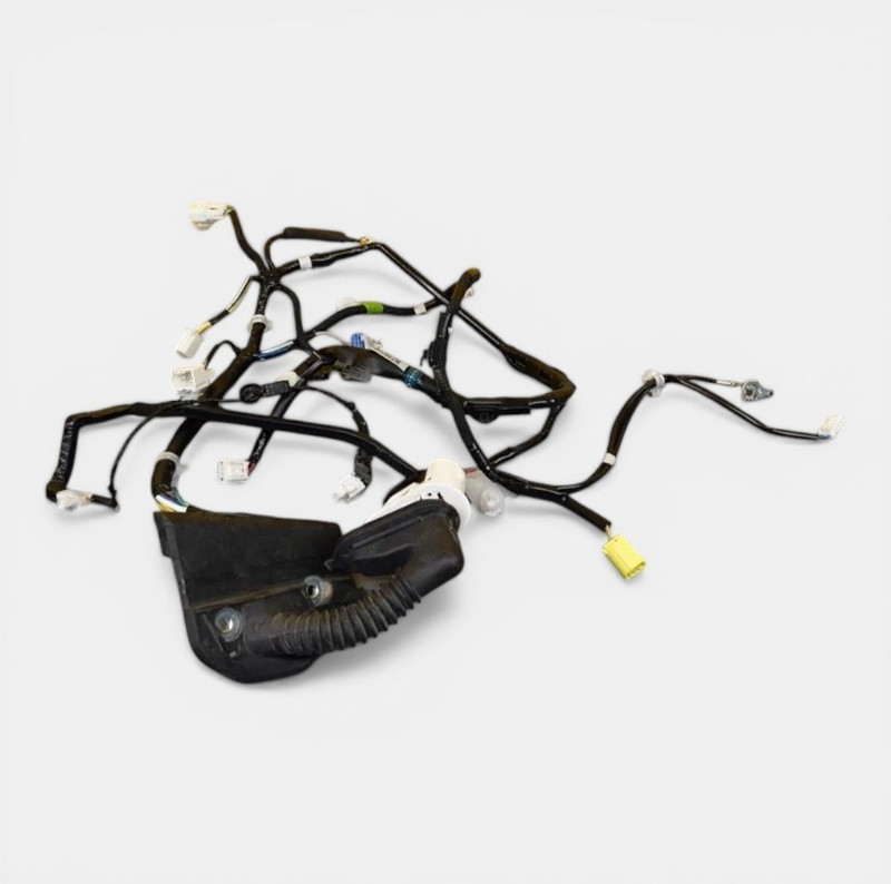 2022-2023 IS350 WIRE FRONT DOOR RIGHT-HAND FRONT DOOR HARNESS 82151-53651 OEM
