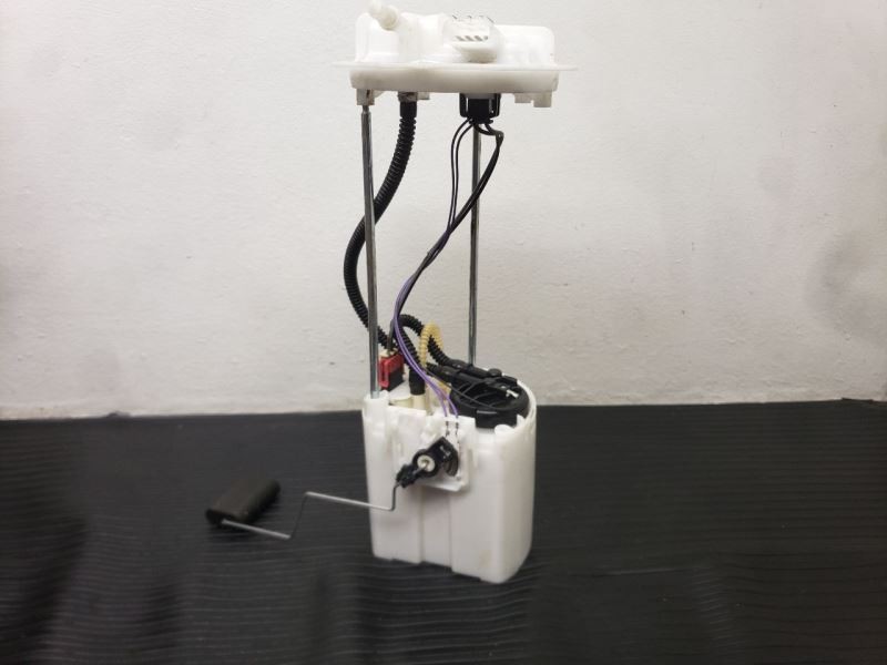 2008 Dodge Ram 1500 Fuel Pump Assembly OEM 68027986AA