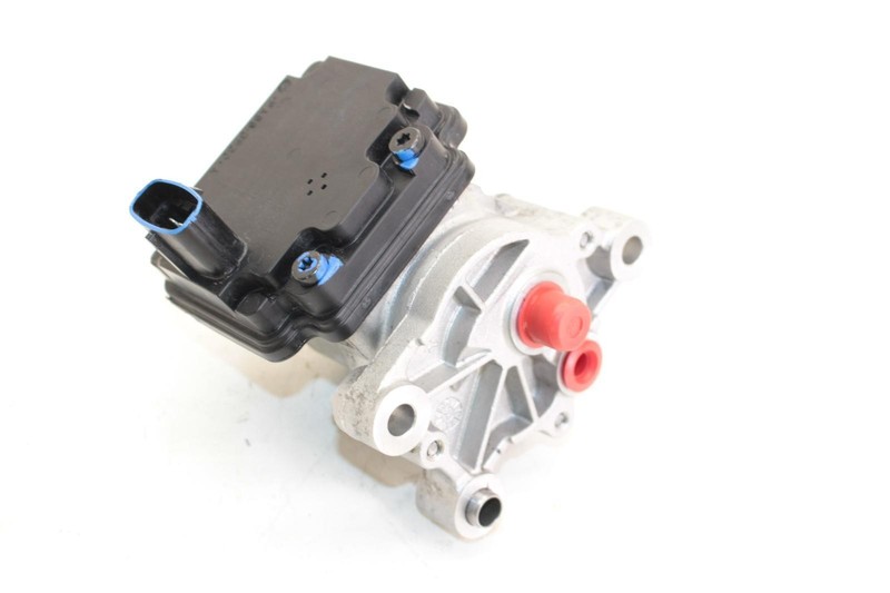 24-25 Kia EV9 Transmission Oil Water Cooling Pump *Housing Is damaged*