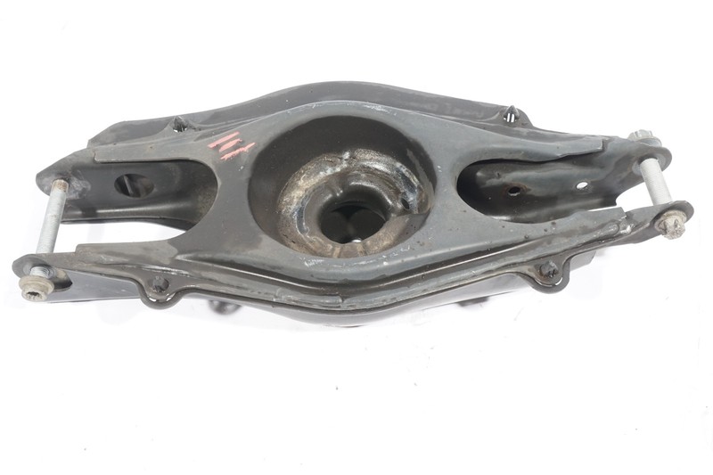 2008 - 2014 MERCEDES BENZ C300 RWD W204 REAR RIGHT SIDE LOWER CONTORL ARM OEM