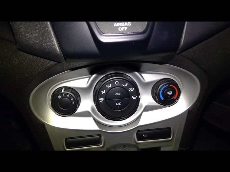 Temperature Control AC Manual Temperature Control Fits 14-19 FIESTA 1333083